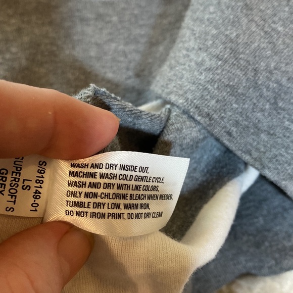 GAP THE BOWERY SUPER SOFT GRAY WHITE STRIPED LONG SLEEVED TEE SHIRT Size… - Picture 10 of 10